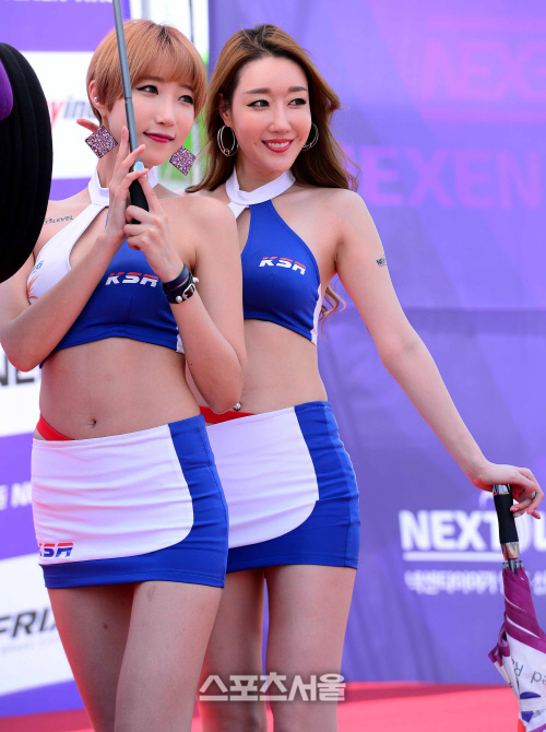 [SS포토]모델 유지아와 이아린, \'넥센 엔페라컵에 오신 걸 환영합니다~\'