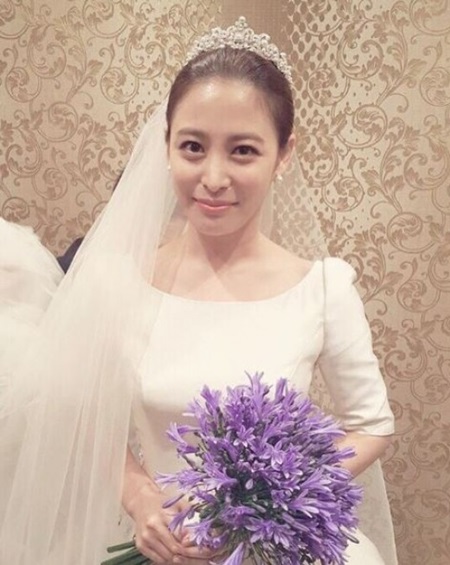 박희본, 웨딩드레스 자태 공개…무결점 미모에 '심쿵'