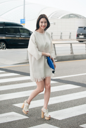 '청순 글래머' 클라라에게 공항 패션이란?