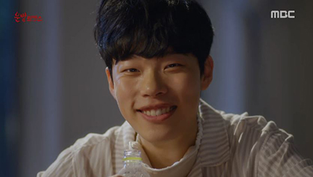 '운빨 로맨스' 류준열, 황정음 앓이도 이수혁 질투도 '심쿵' (종합)