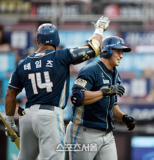 [SS포토]나성범-테임즈 백투백 홈런, NC 4점 차 리드