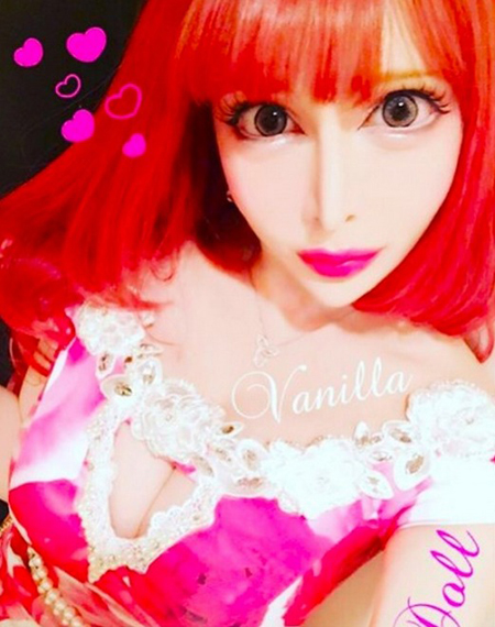 [B급통신] "살아있는 인형이 되고 싶다" 4억 들여 공개 성형한 日 배우