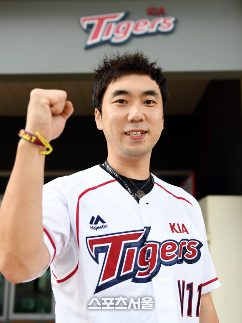 [SS포토] KIA 새 응원단장 서한국 \'KIA 승리를 위하여\'