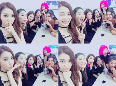 [★SNS] "언니쓰 집합"…티파니, 멤버들과 익살맞게 찰칵