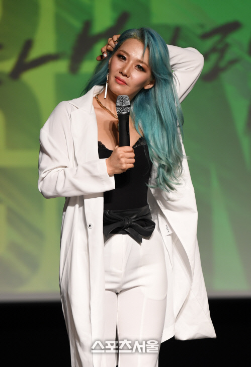 [SS포토]\'내 아래\'로 돌아온 가수 길건