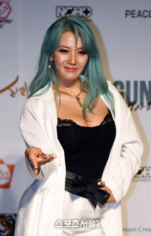 [SS포토]가수 길건, 8년 만의 앨범 \'내 아래\' 발표