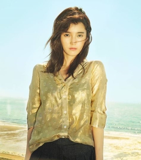 "팔색조 매력"…남보라, 분위기 넘치는 매혹 화보컷