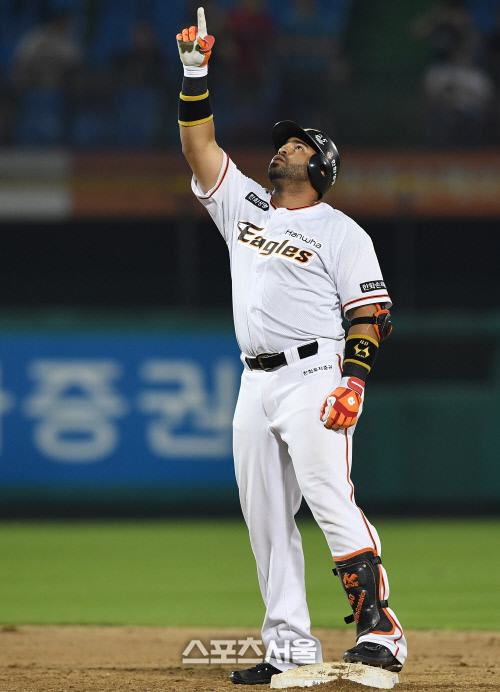 [SS포토] 한화 로사이로, kt전 질긴 추격 뿌리치는 2타점 2루타!