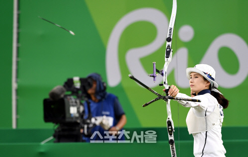 [SS포토]기보배, 16강을 향해 날아가는 활