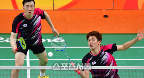 [SS포토] 리우 올리픽 이용대, 러시아전 숨가쁜 랠리...그러나...