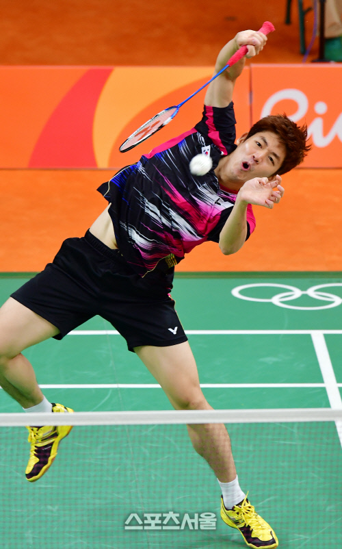 [SS포토] 리우 올림픽 이용대, 러시아 후려치는 강력한 스트로크! 그러나...