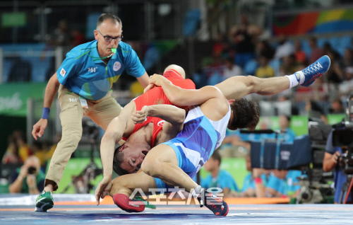 김현우 막판 논란이 되고 있는 장면, 4점이냐 2점이냐?[SS포토]