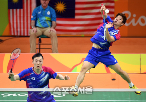 강스매싱 날리는 이용대[SS포토]