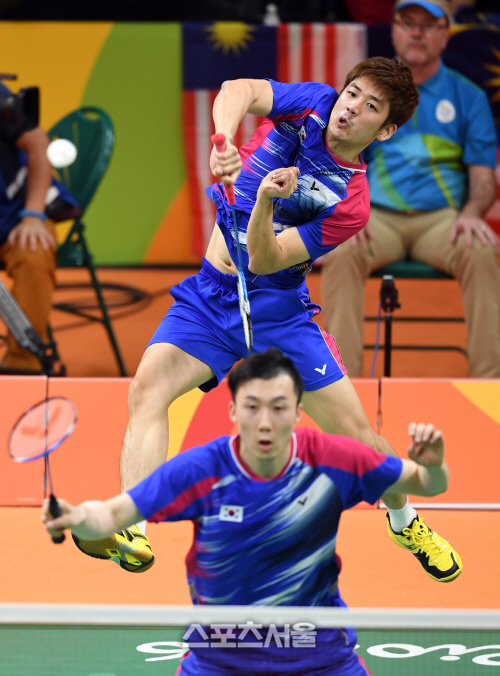 말레이시아조에 뼈아픈 1-2패배 이용대-유연성조, 4강 코앞에서 아쉬운 퇴장[SS포토]