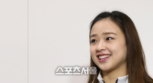 [SS포토]밝게 웃는 손연재, 메달 전망도 밝게!
