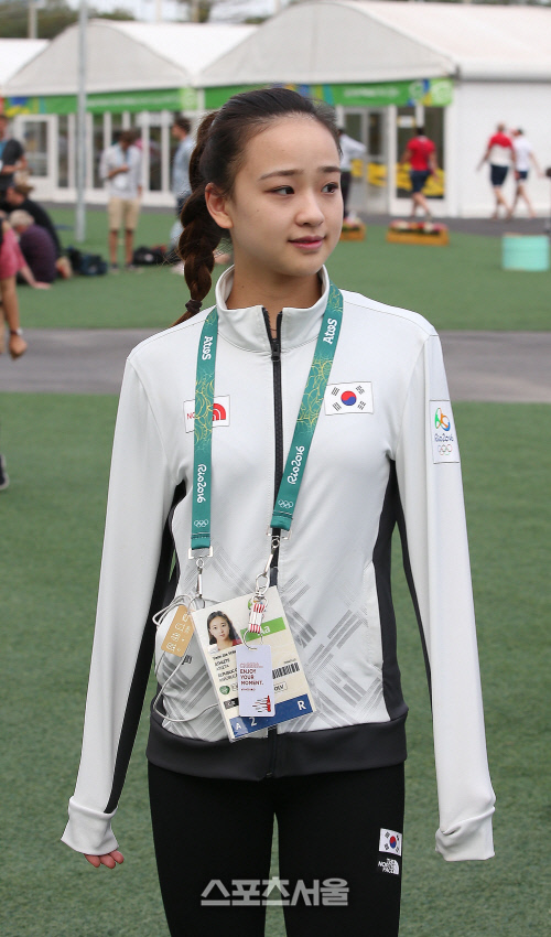 [SS포토] 손연재 리우 입성, 선수촌의 요정 산책?