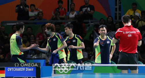 옵자로프에 아쉽게 패한 주세혁[SS포토]