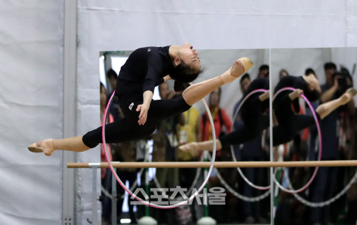 환상적인 점프 펼치는 손연재[SS포토]