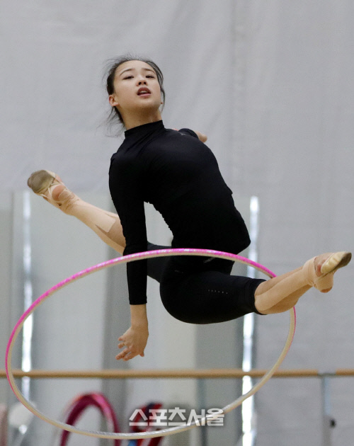 날아오른 손연재, 한마리 나비처럼[SS포토]