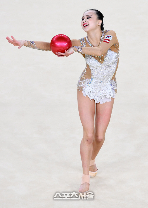 혼신의 연기펼치는 리듬체조 손연재[SS포토]