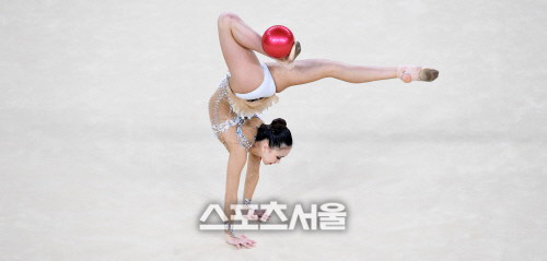 고난도 연기 펼치는 손연재[SS포토]