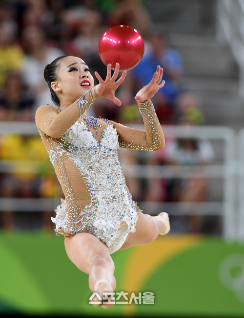 볼연기 손연재, 18.266으로 고득점[SS포토]