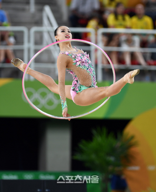 점프하는 손연재, 실수는 잊자[SS포토]