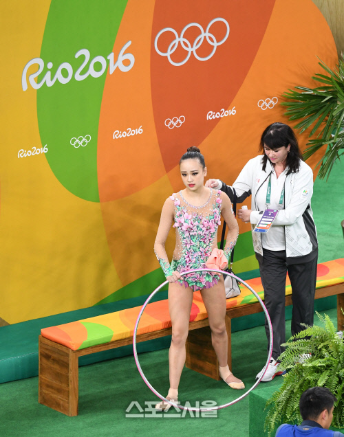 실수로 굳은 표정의 손연재[SS포토]