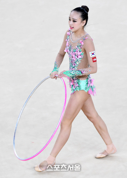 후프연기 마친 손연재, 아쉬운 표정[SS포토]