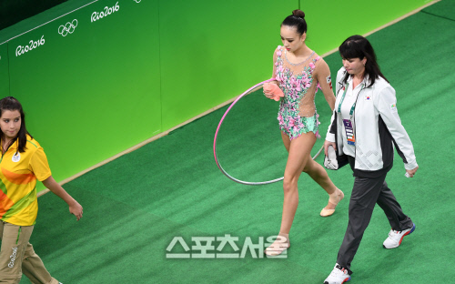 후프 마친 손연재, 담담하게[SS포토]