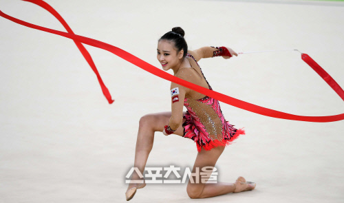 [SS포토]손연재, 리본 연기 17.866