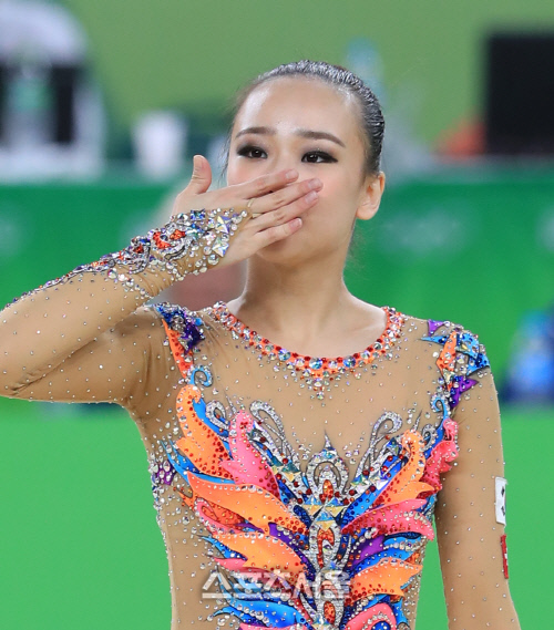 [SS포토]예선 최종 합계 71.956점으로 마무리 하는 손연재