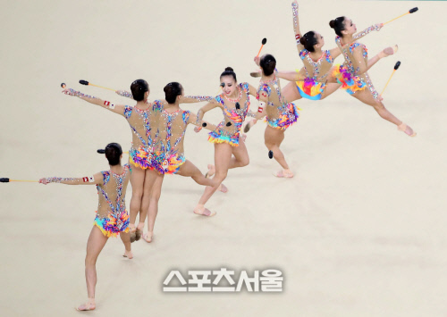 [SS포토]손연재의 아름다운 곤봉 연기