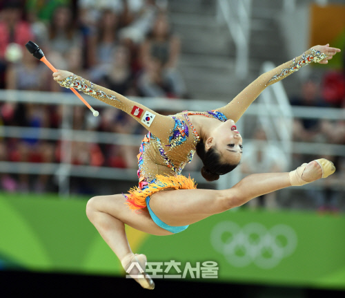 [SS포토]18.358점 기록한 손연재의 곤봉 연기