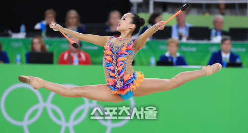 [SS포토]안정적 연기 손연재, 예선 5위로 본선 진출