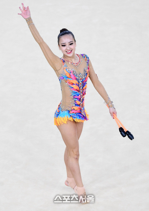 [SS포토]손연재, 5위로 본선 진출 했어요!