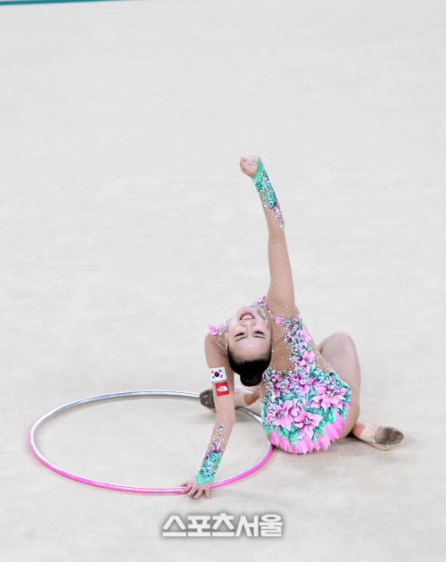 손연재 후프연기 결선, 3위로 첫 종목 마쳐[SS포토]