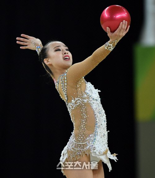 [SS포토] 손연재의 볼 연기, 종합 4위에 아쉬움!