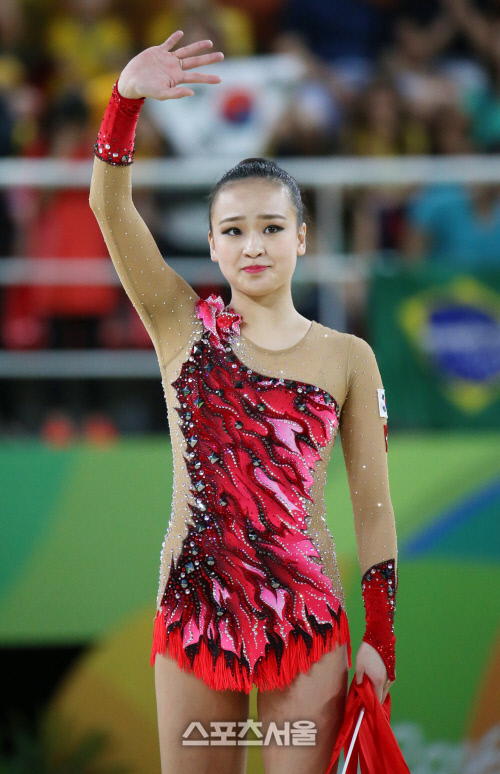 [SS포토] 손연재의 퇴장 인사, 안녕...리우...뜨거웠던 시간들아...