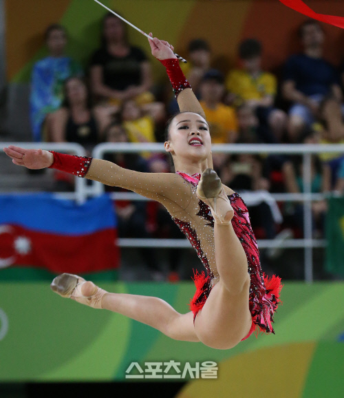 [SS포토] 손연재의 경탄을 자아내는 점프!