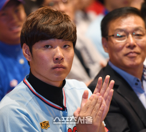 [SS포토] 두산 베어스의 1차 신인 지명, 동국대 사이드암 최동현!