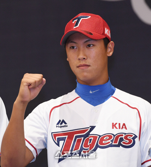 [SS포토] KBO 신인 드래프트, KIA에 1차 지명된 유승철!