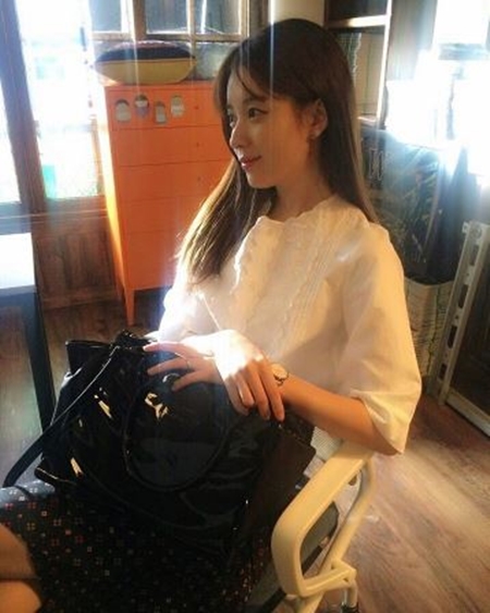 [★SNS] "오늘도 미모열일"…한효주, 독보적인 청순美