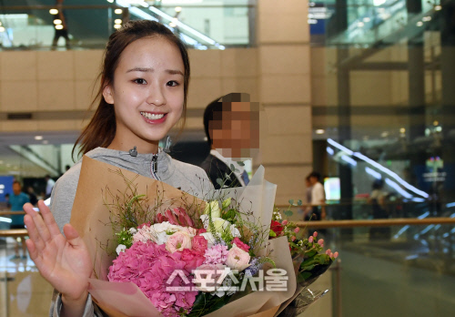 [SS포토]밝은 표정의 손연재, '올림픽 잘 다녀왔어요!'