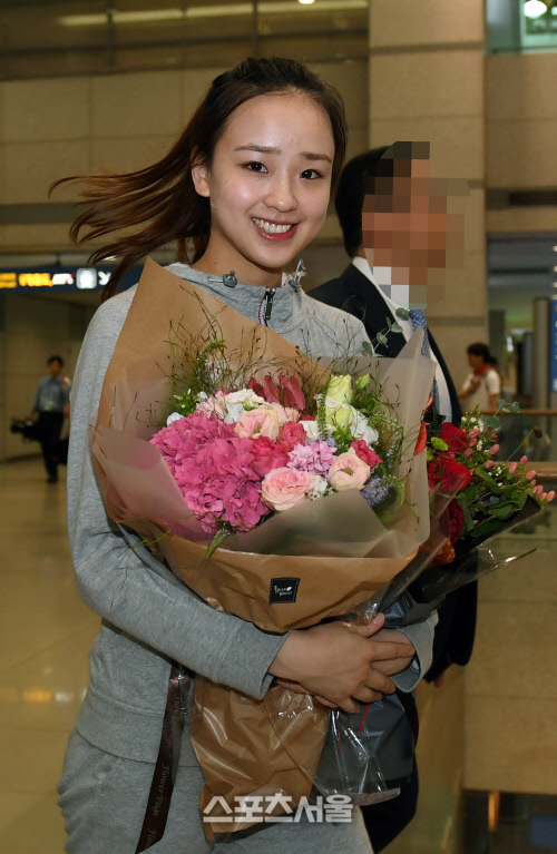 [SS포토]손연재 귀국, 머리칼 날리며 발랄하게!