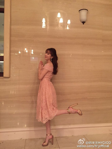 [★SNS] "핑크빛 드레효주" 한효주, 완벽한 여신 자태