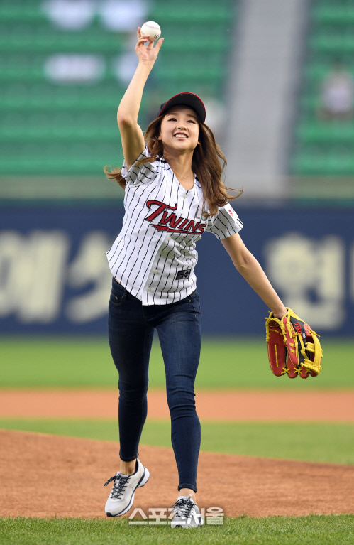 [SS포토]활기 넘치는 손연재의 시구