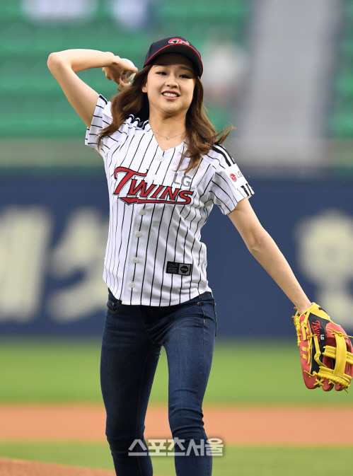 [SS포토]손연재, LG-넥센전 시구