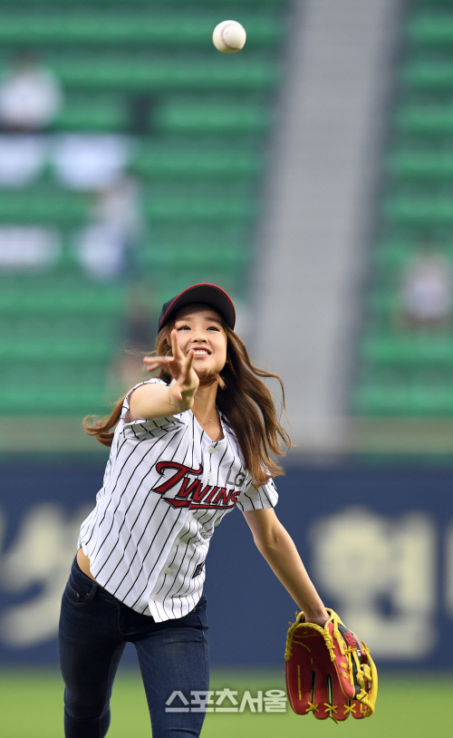 [SS포토]높이 솟는 손연재의 시구