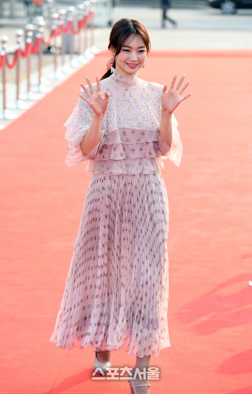 [SS포토]배우 신민아, 오늘도 상큼 발랄!